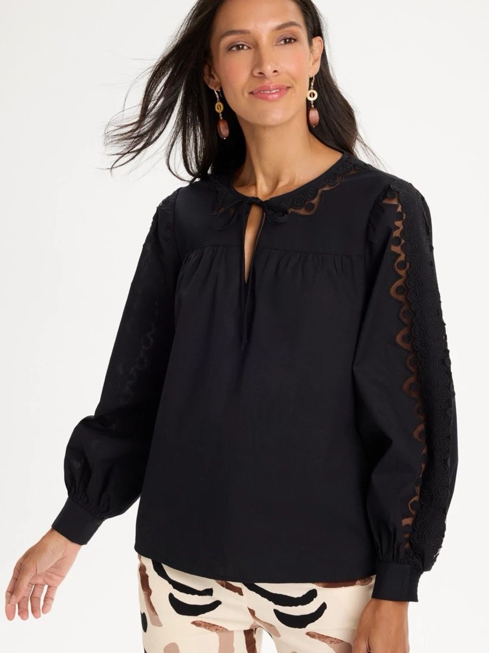 NWT 0.5 (S/6) Chicos, Poplin Cotton Lace Tie-Front Blouse